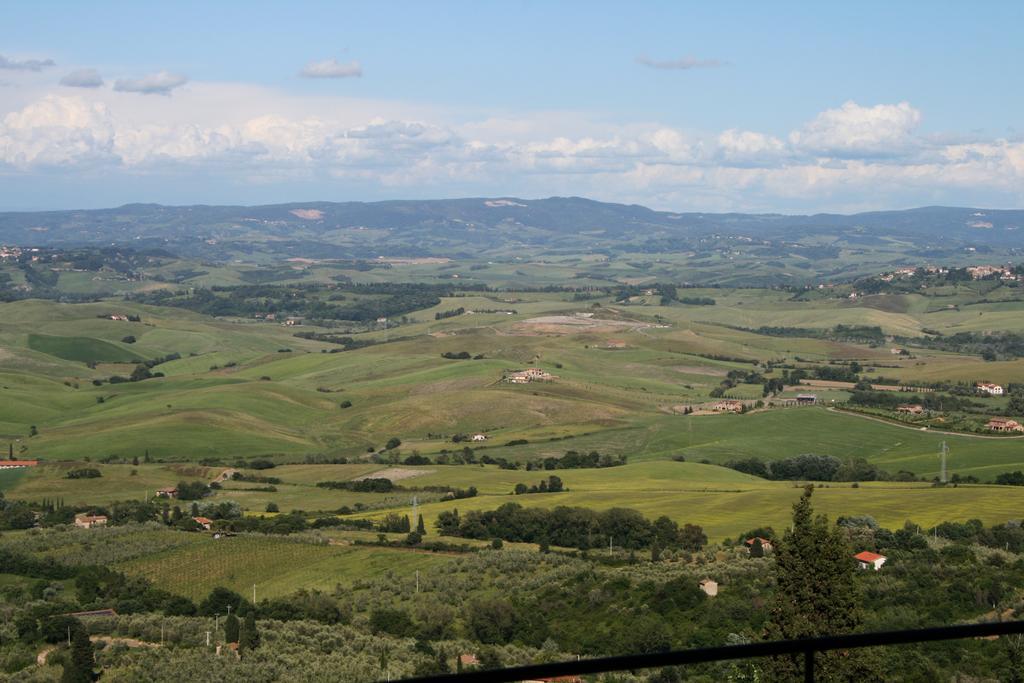 La Terrazza Villa Chianni Exteriör bild