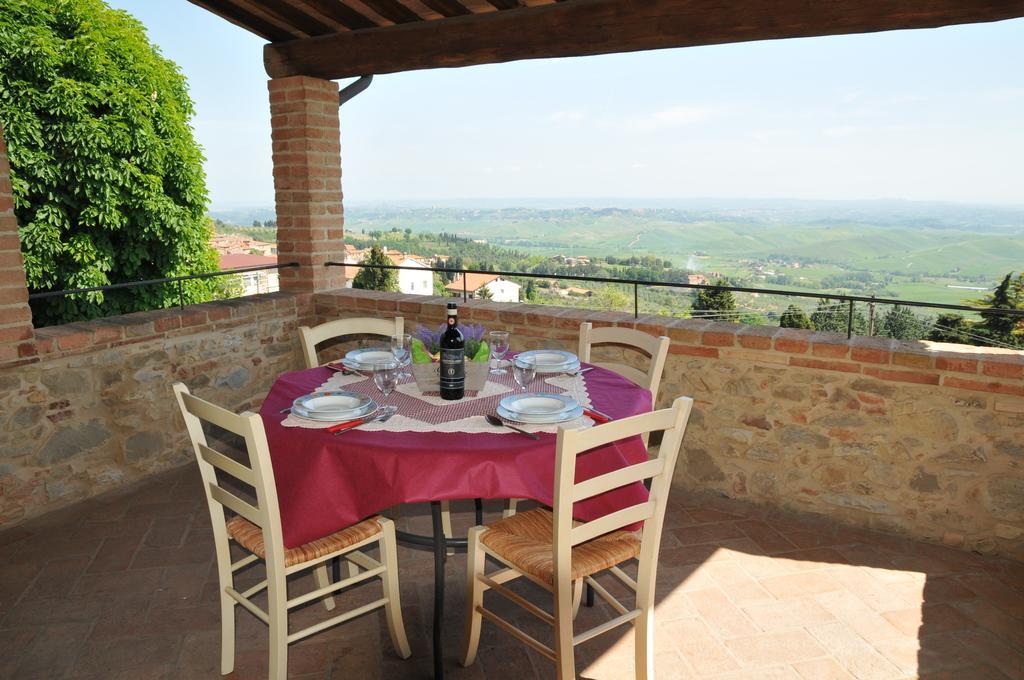 La Terrazza Villa Chianni Exteriör bild